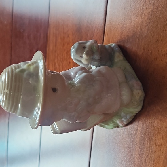 Precious Moments Salt & Pepper Shakers White and Brown Serveware Dining Set - Picture 11 of 12